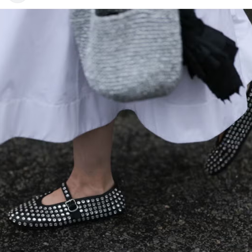 Moi studded flats